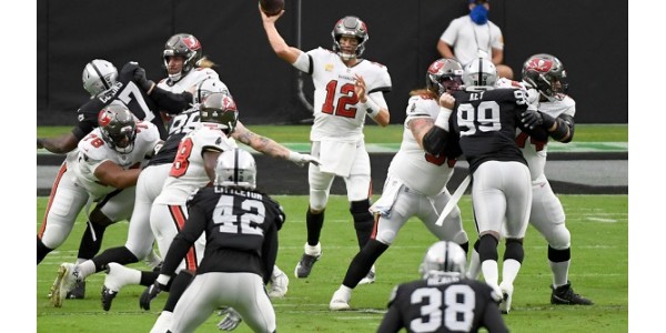 Tom Brady on erittäin iloinen voidessaan työskennellä jälleen Antonio Brownin kanssa